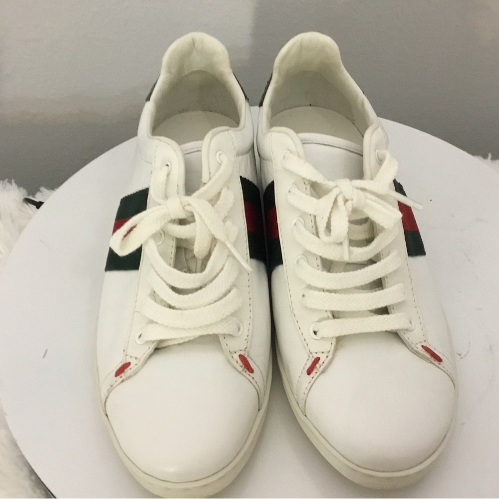 Gucci White Leather Sneakers with Red & Green Stripe - Picture 5 of 10
